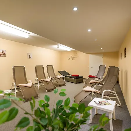 Ferienwohnanlage B 3 Mit Hallenbad Und Sauna Апартаменты *